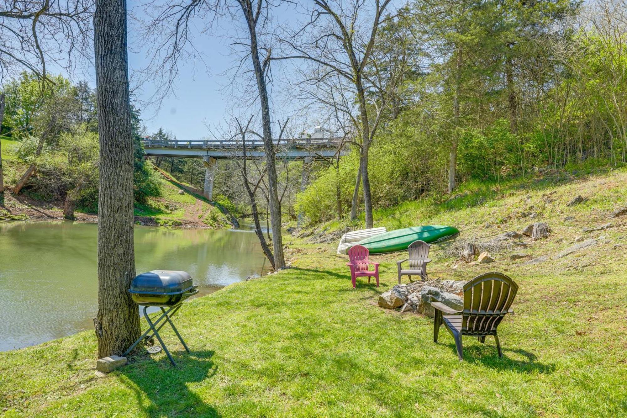Waterfront Virginia Retreat With Canoe, Pets Welcome Rileyville Εξωτερικό φωτογραφία